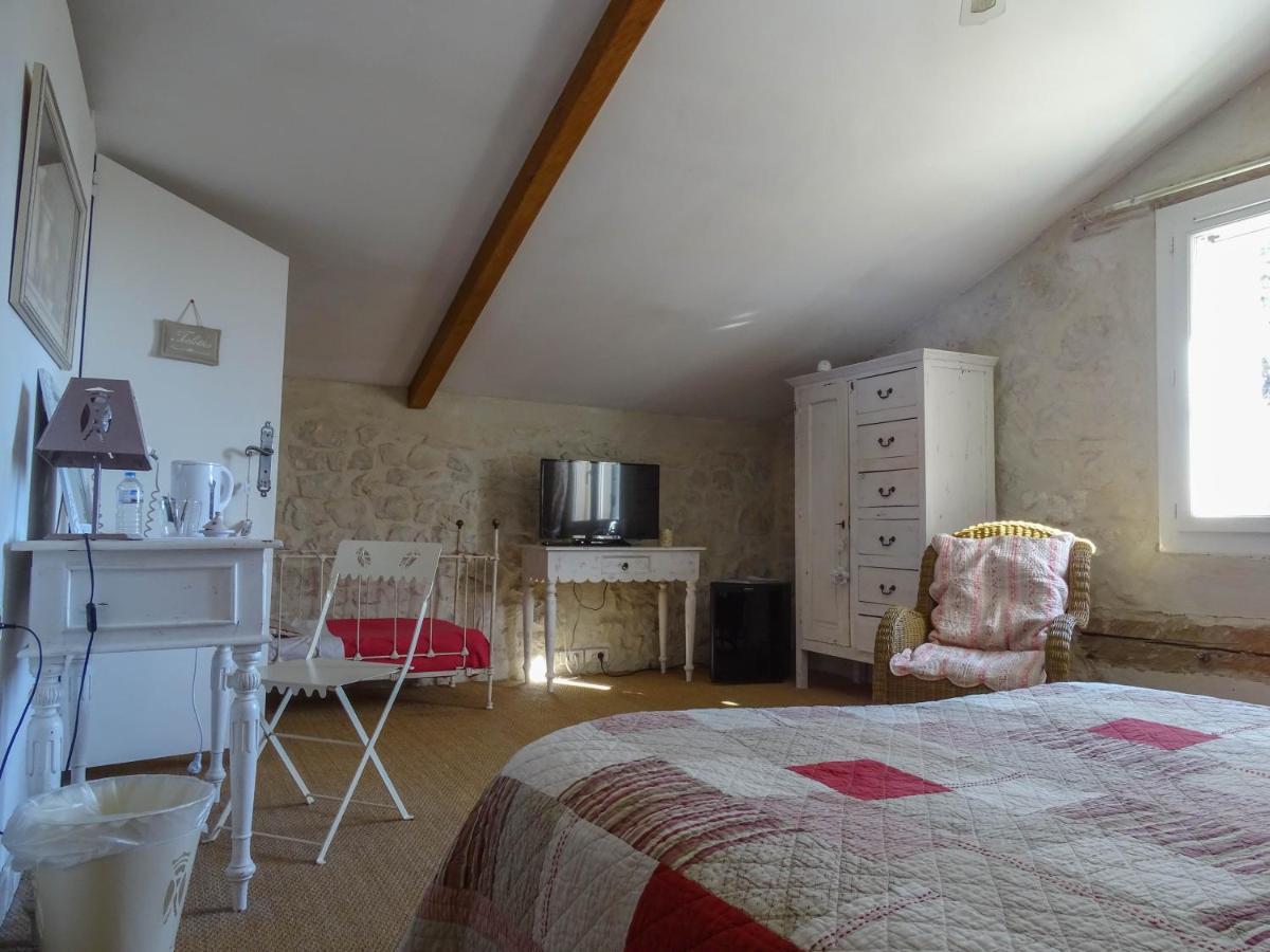Clos St Pierre de Fraisse Aviñón Habitación foto